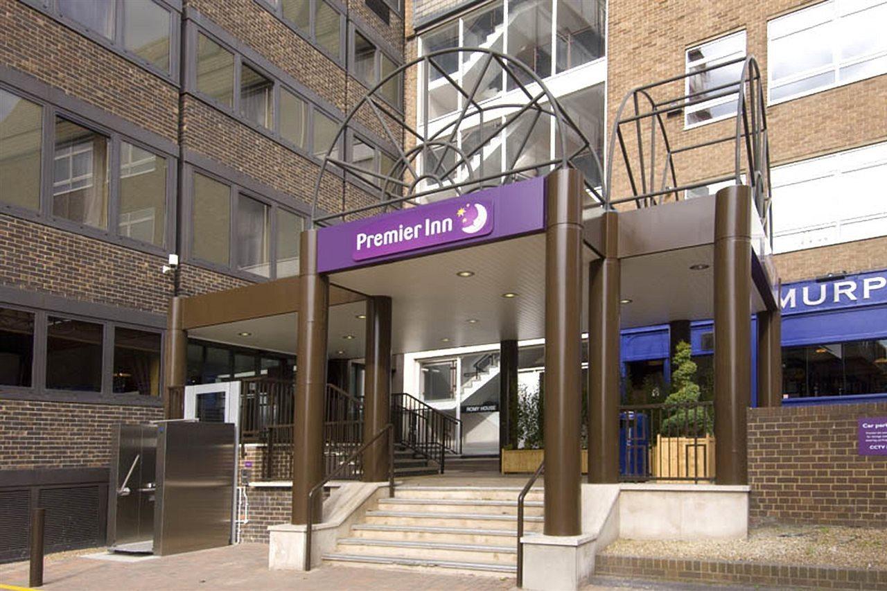 Premier Inn Brentwood Ngoại thất bức ảnh