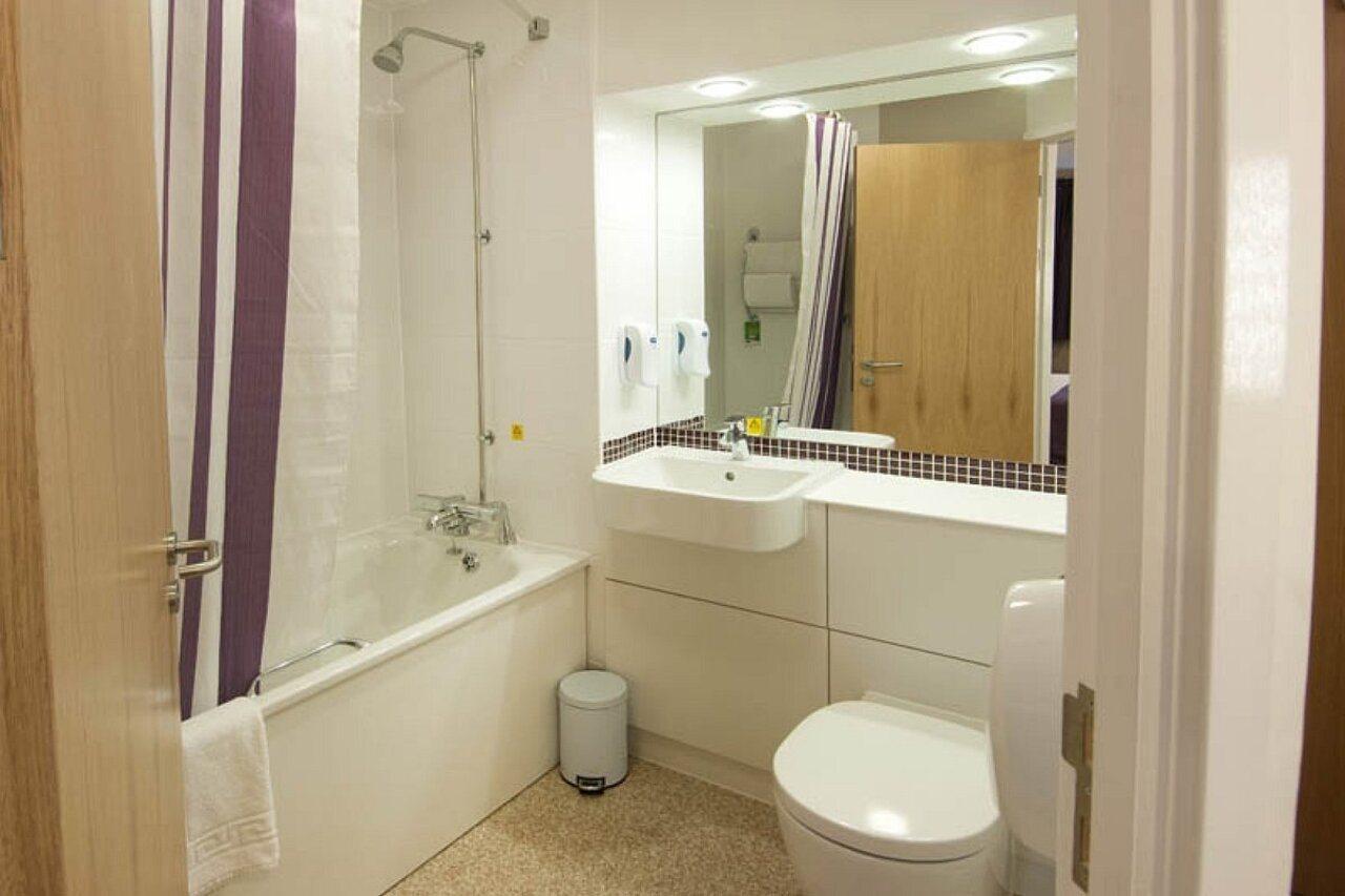 Premier Inn Brentwood Ngoại thất bức ảnh