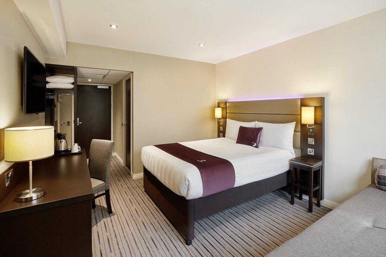 Premier Inn Brentwood Ngoại thất bức ảnh