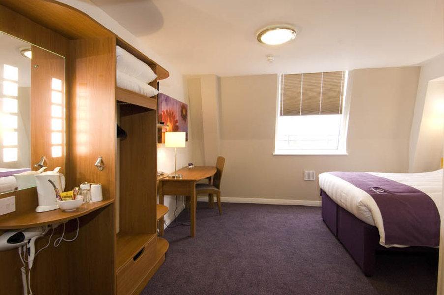 Premier Inn Brentwood Ngoại thất bức ảnh