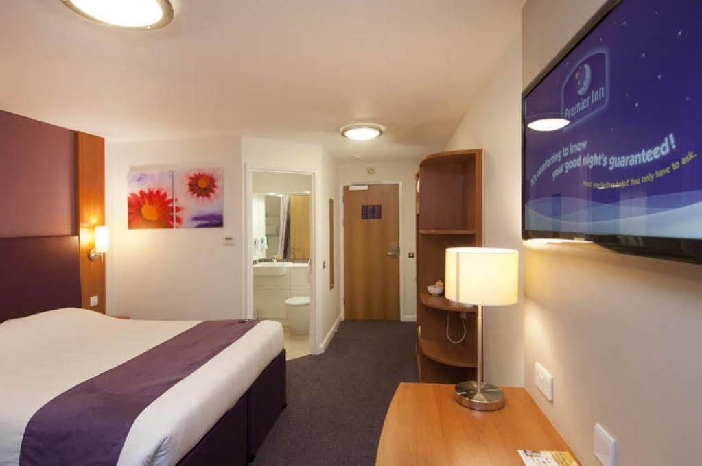 Premier Inn Brentwood Ngoại thất bức ảnh