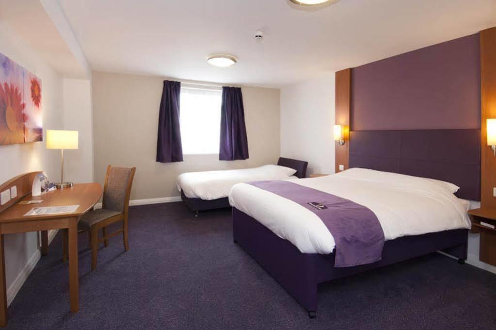 Premier Inn Brentwood Ngoại thất bức ảnh