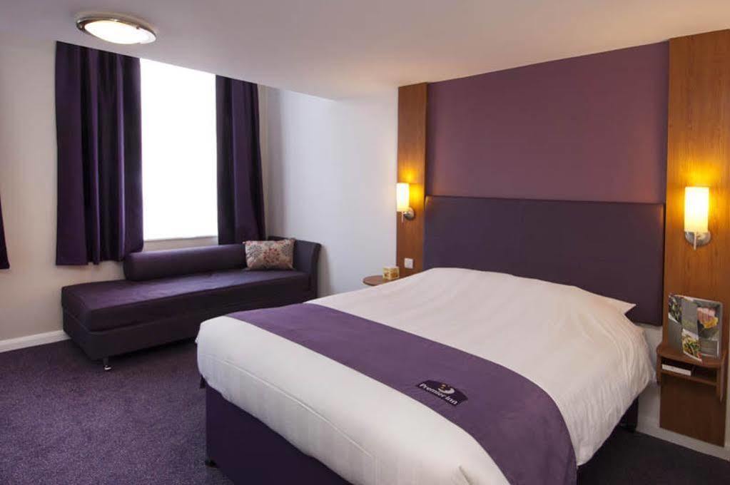Premier Inn Brentwood Ngoại thất bức ảnh
