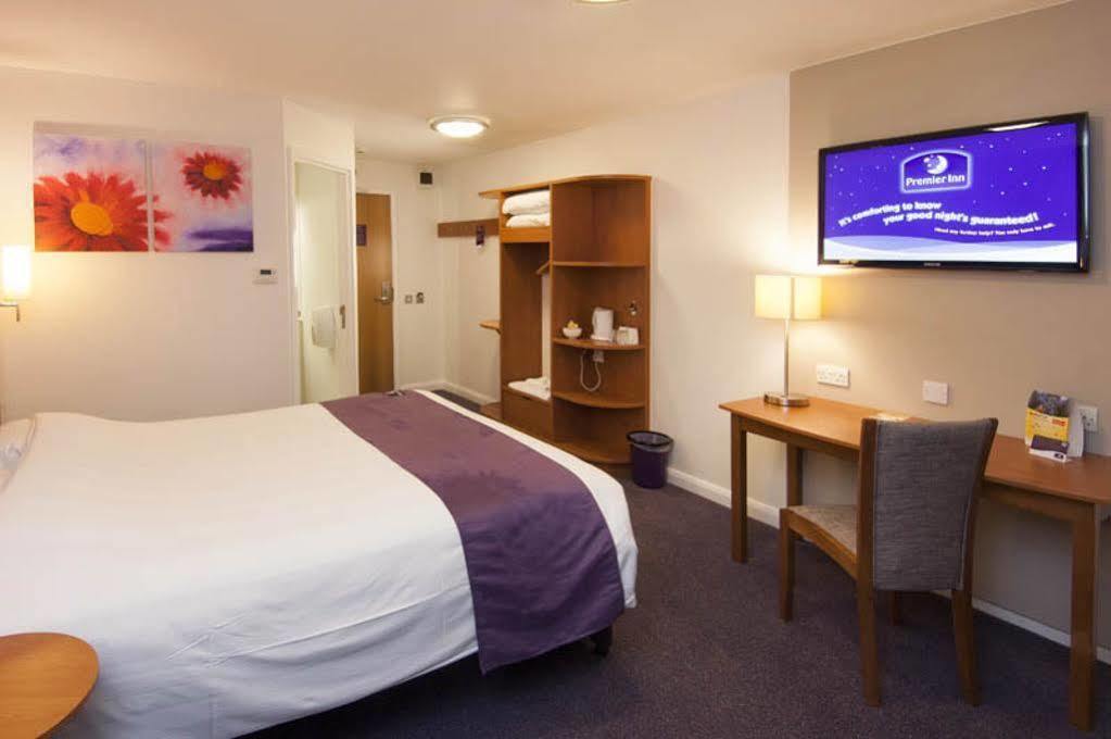 Premier Inn Brentwood Ngoại thất bức ảnh